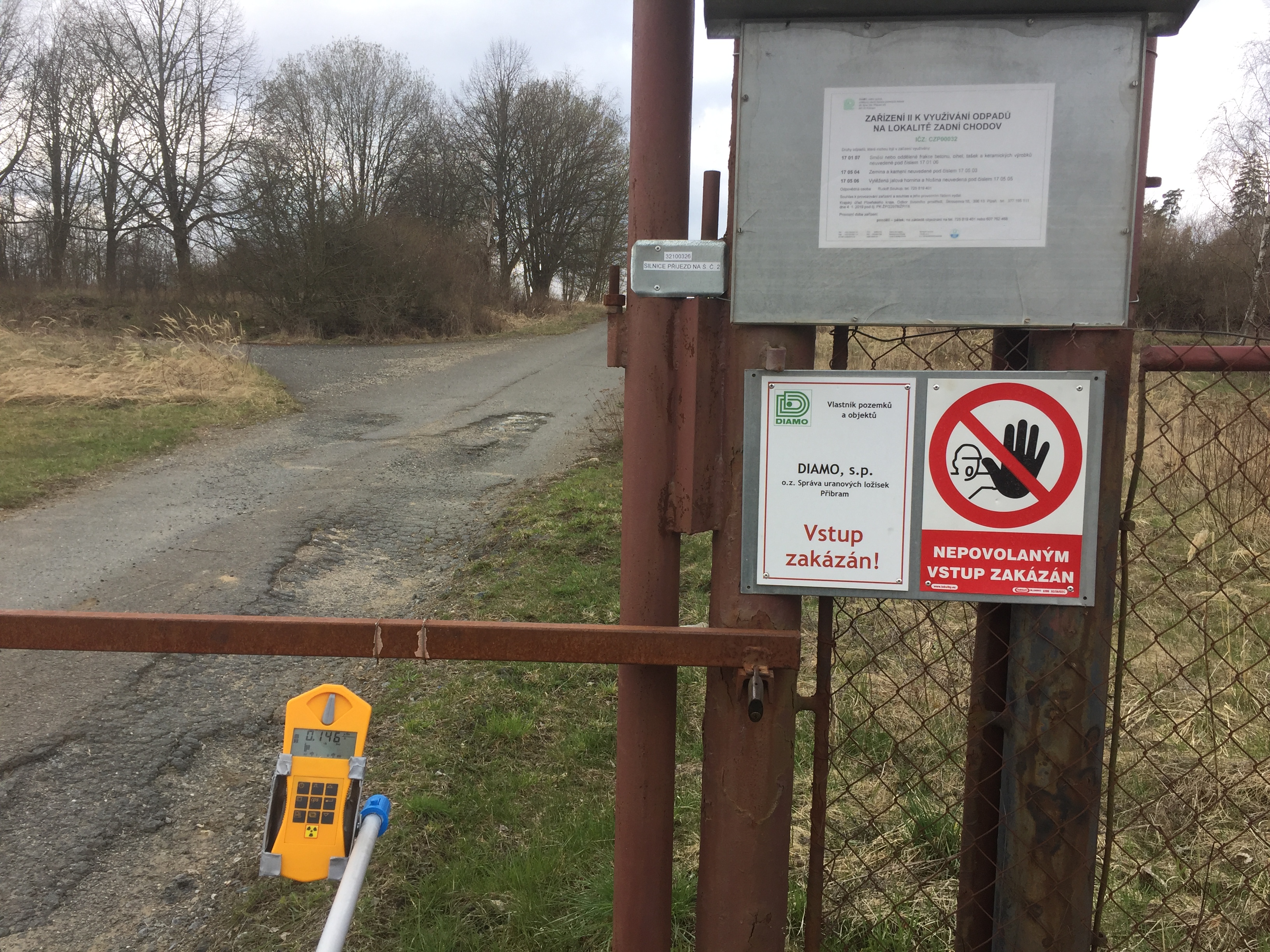 Příjezdová brána