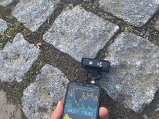 Dlažba na náměstí v Boru u TC