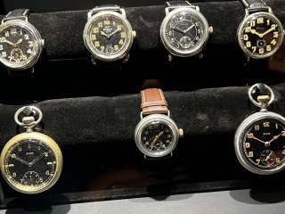 Vojenské hodinky - památník Hrabyně