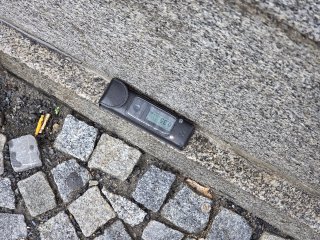 Praha - žula na vežičke mosta