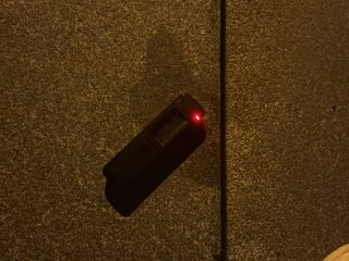 černý kámen v žule