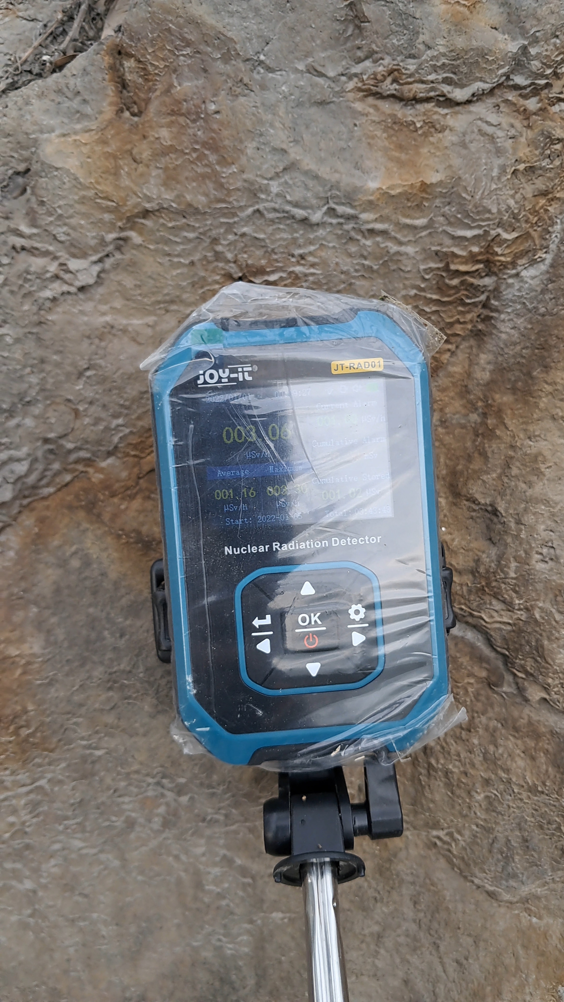 Kámen hned za vstupem do lomu