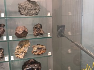 Múzeum - Uraninit