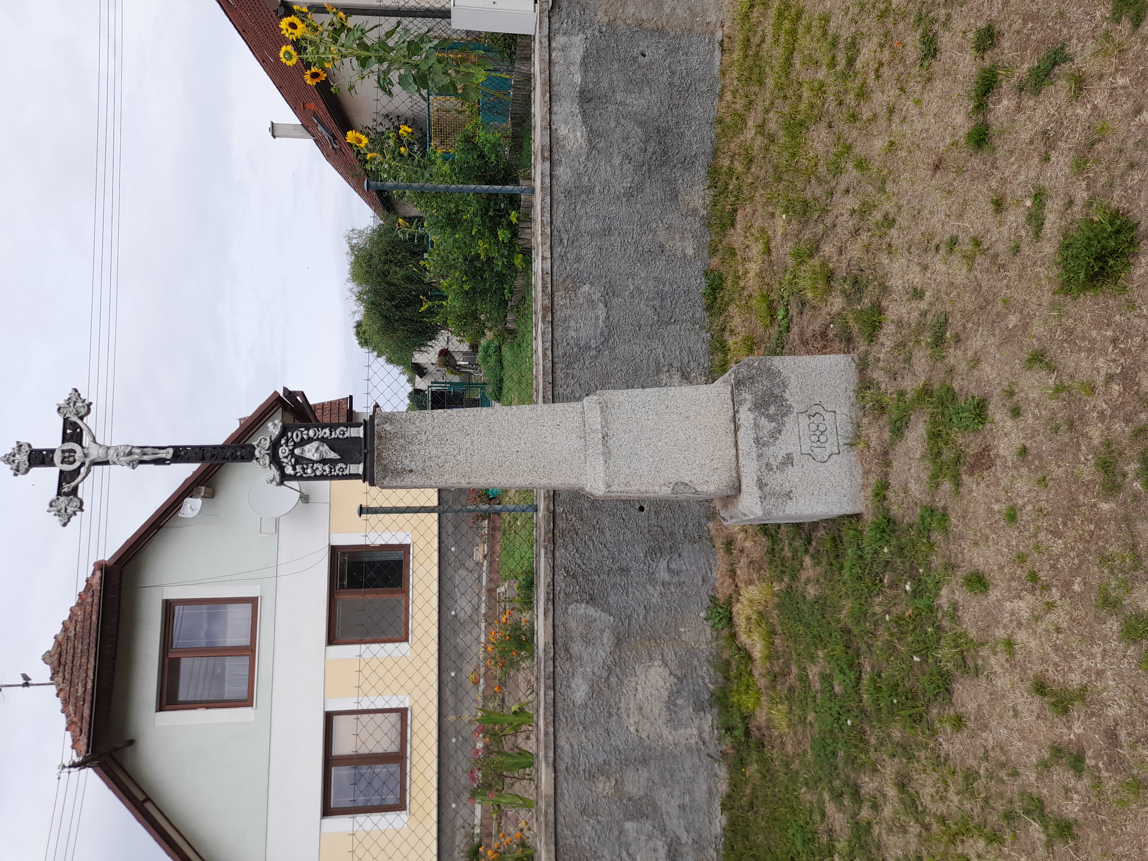 Kříž Slatina