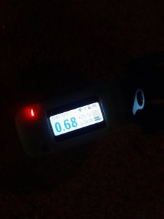 Xenolity v žulovém chodníku před soudem 