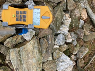 Nashromážděné kameny z pole