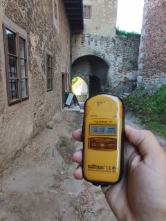 Nádvoří hradu Pernštejn