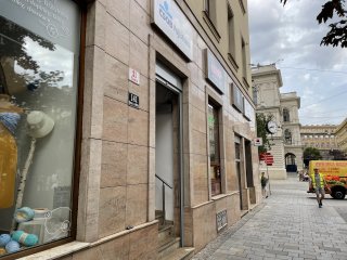 Obložení domu s hodinami