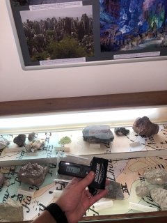 Bozkovské dolomitové jeskyně výstava minerálů