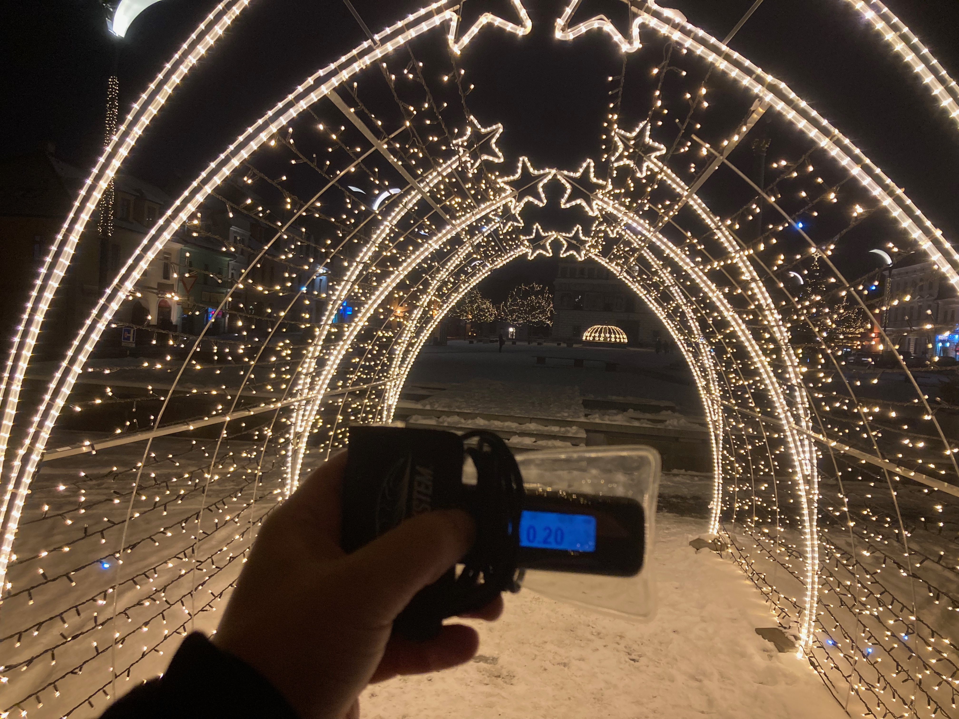 Náměstí - osvětlená brána