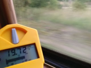 Silnice v rudém lese