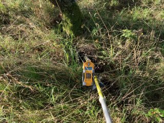 Remízek v poli, bývalá jáma