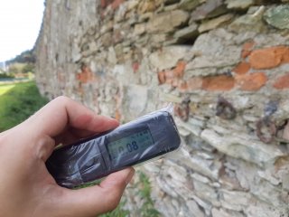 Historický múr v dedine