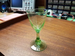 Uránový pohár na víno