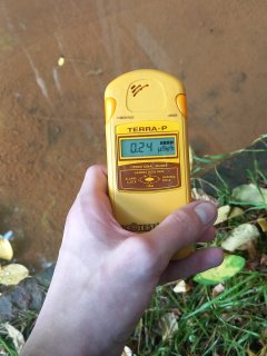 Voda tekoucí ze štoly Jezeří