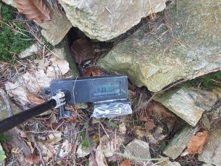 Gelnica - kopa kameňov vedľa cesty