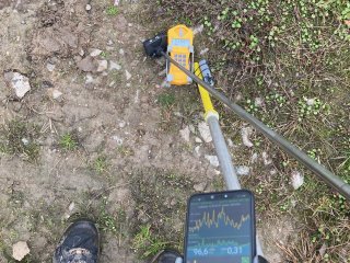 Haldovina na zpevnění přejezdu