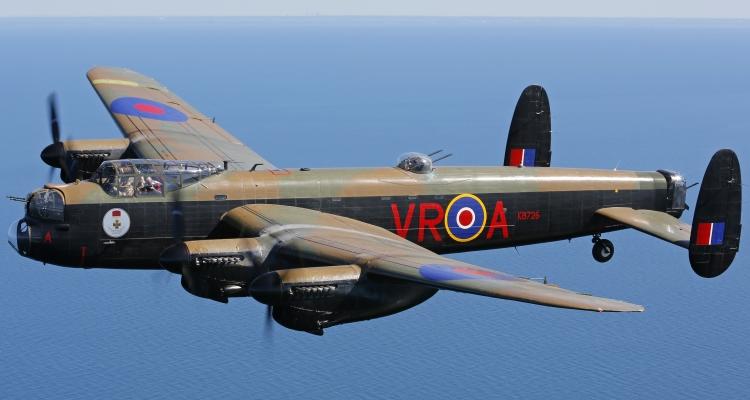  Bombardér Avro Lancaster - Zdroj: https://www.warplane.com/